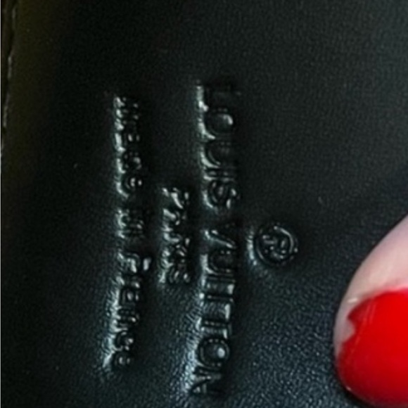 LV Cannes cylinder bag and adjustable strap included.5.9 x 6.7 x 5.9 in. (LxHxW) - Picture 11 of 11